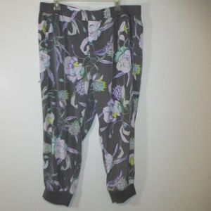 SOHO Street New York & Co, pants floral XL